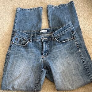 TINT Women’s Light Wash Straight-Leg Jeans. Size 4 low rise